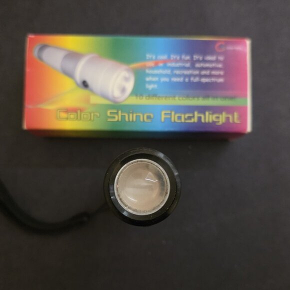 Multi Colored Programmable Flashlight - Picture 4 of 8